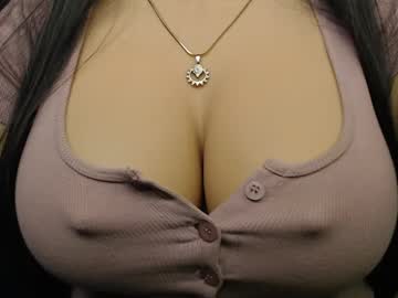 joan bigboobie