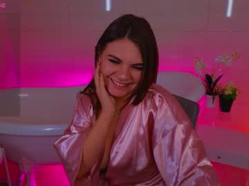 mia  moon  